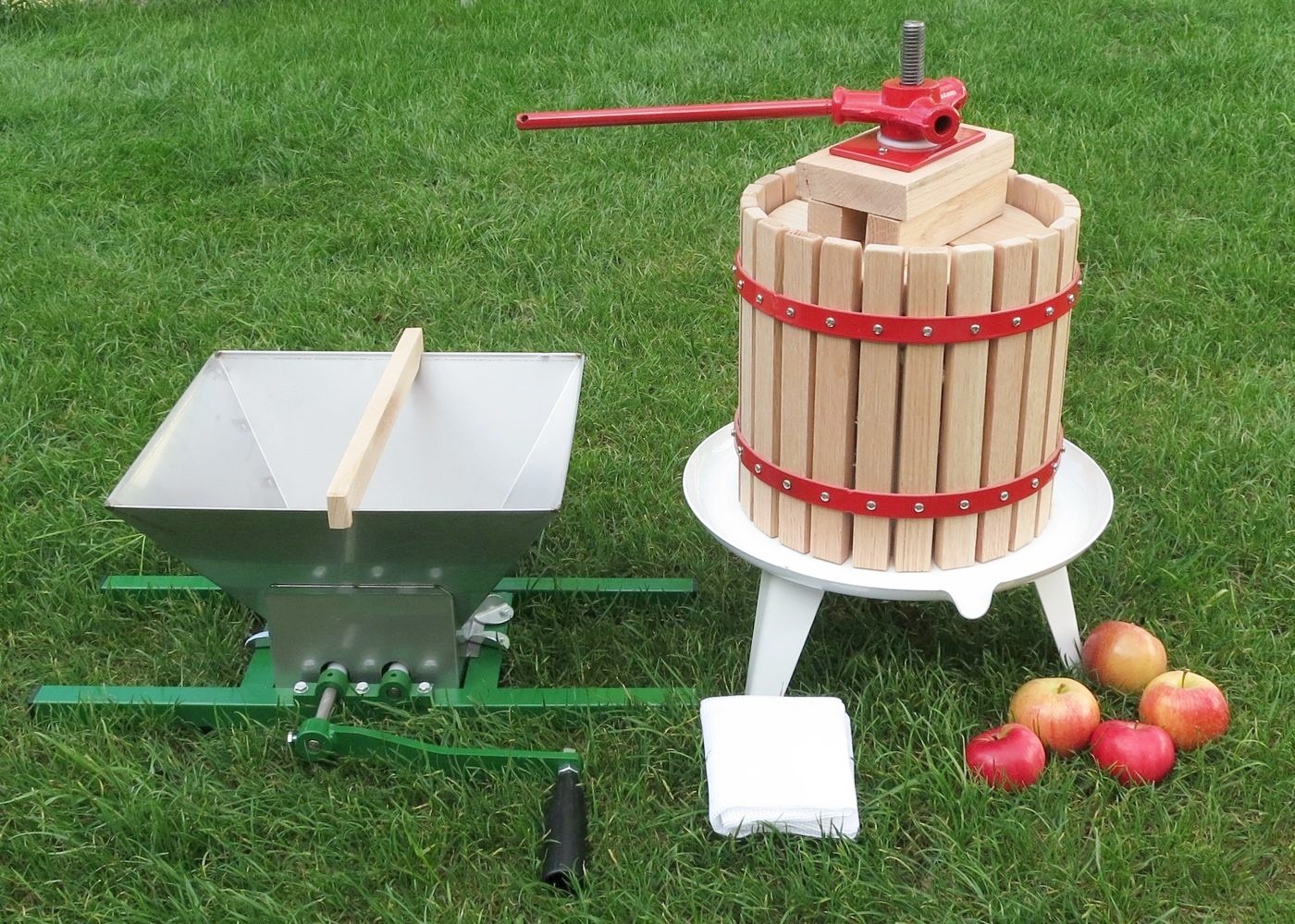 Moštovač a drtič ovoce + rouška (12l+7l)