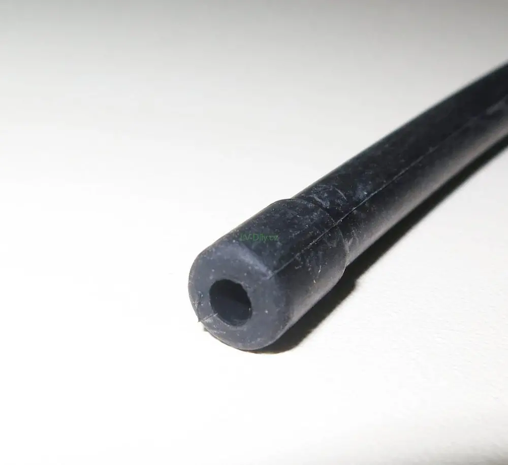 Palivová hadička do motorové pily - délka 17,5cm, tloušťka 5,7mm