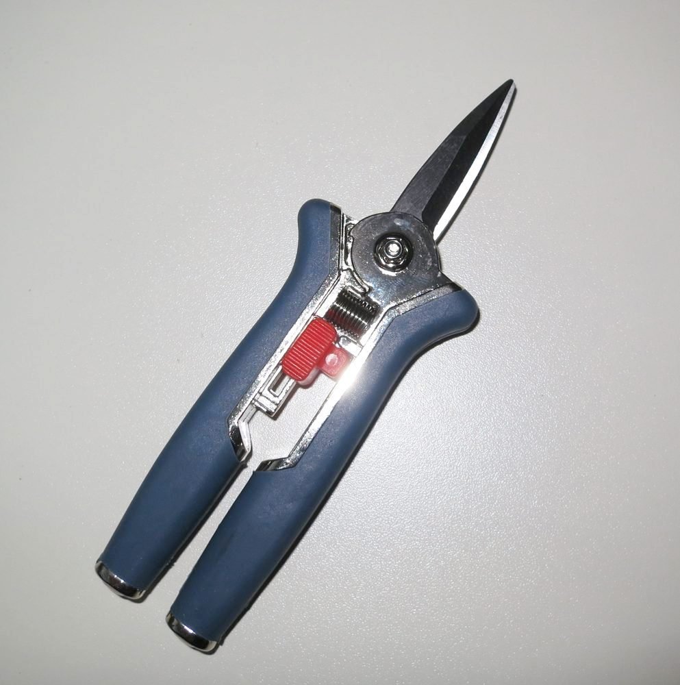 Nůžky na bonsaje a růže