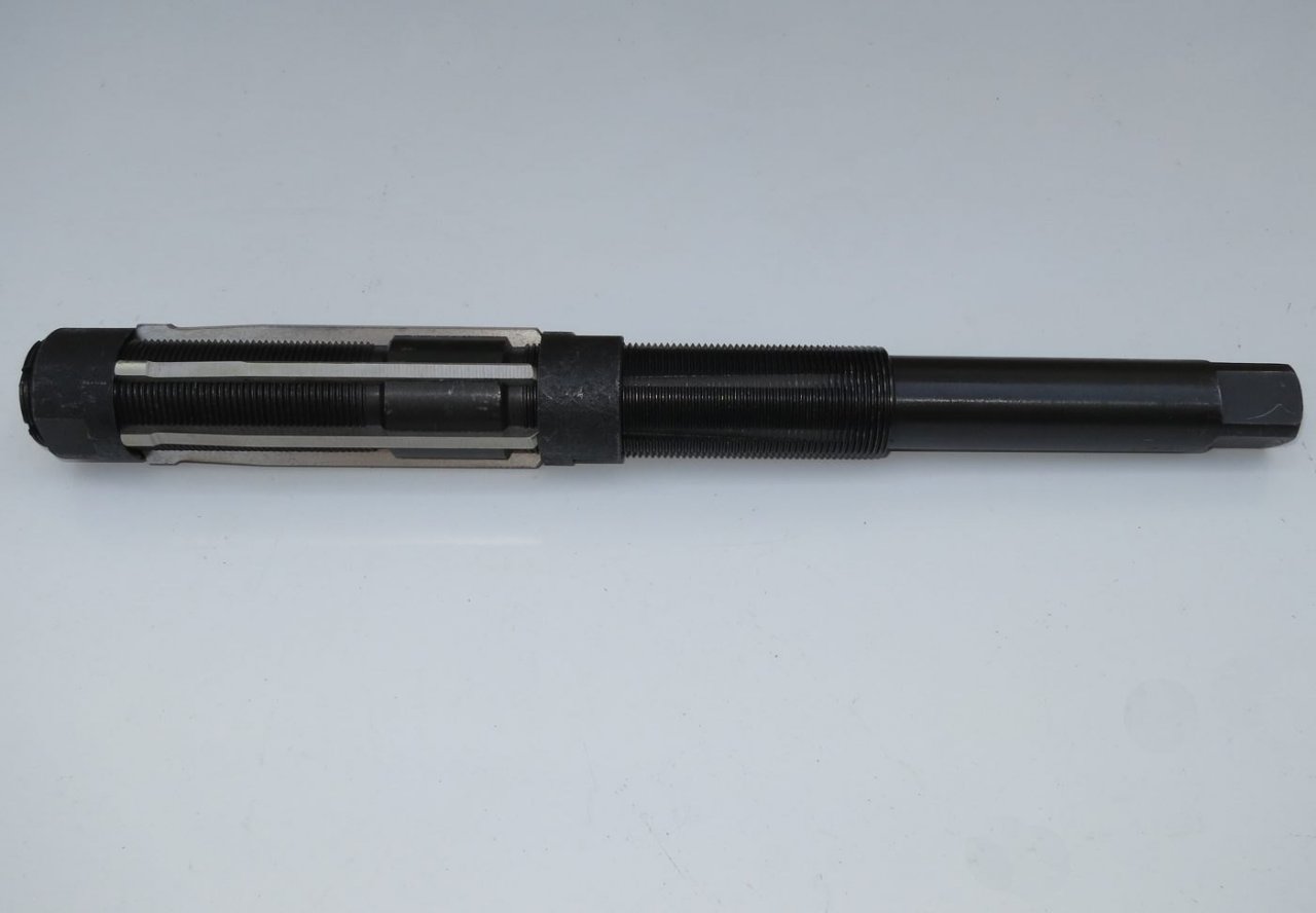 Výstružník stavitelný 44,00-54,00mm HSS