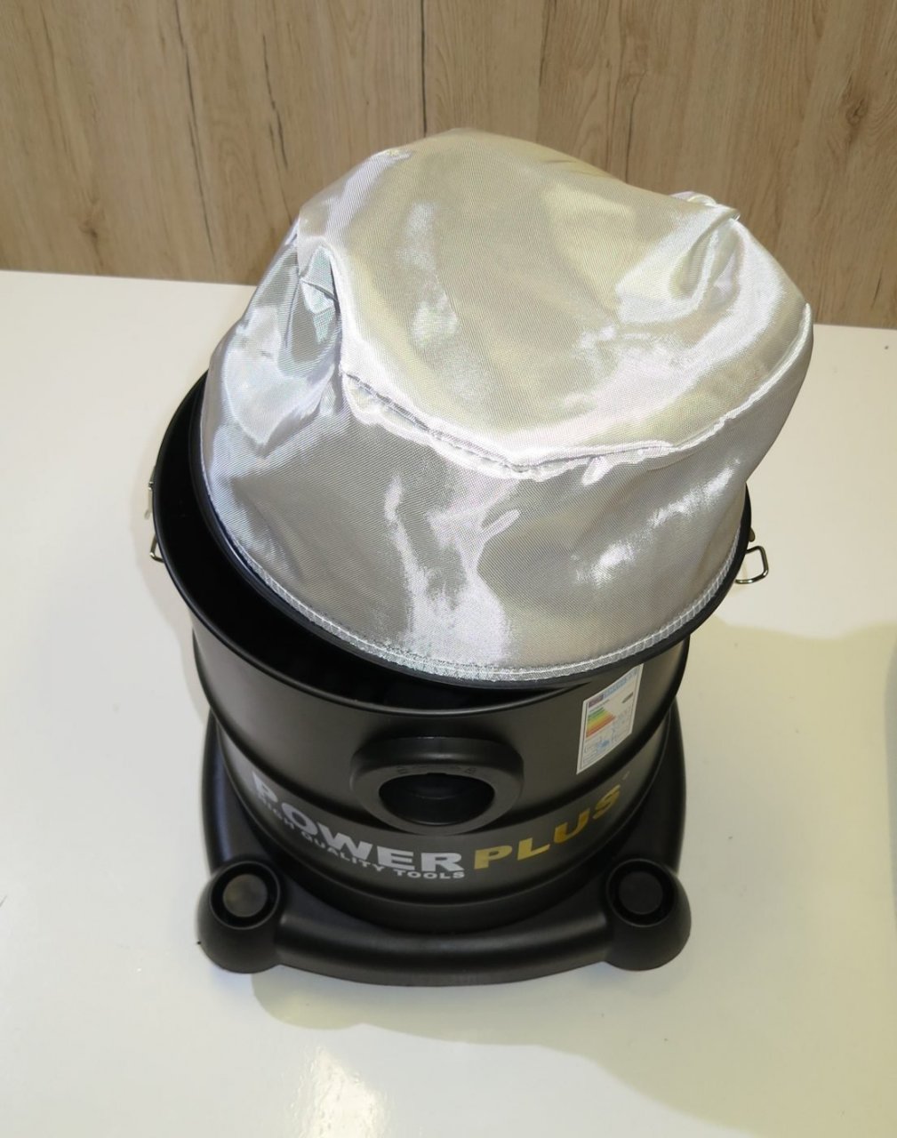 Vysavač na horký popel 1200W POWX308