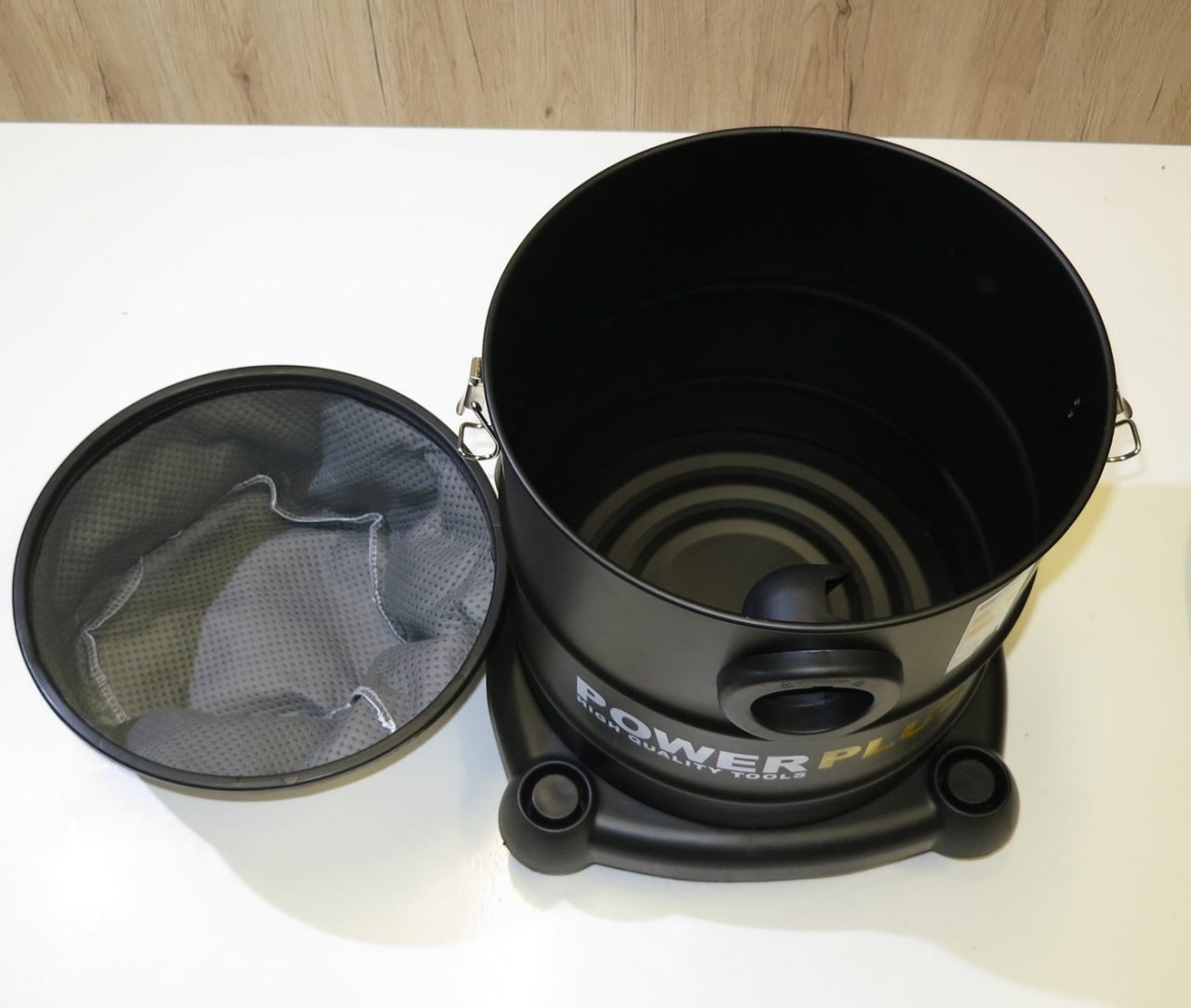 Vysavač na horký popel 1200W POWX308